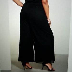 Petite Noir Palazzo Pant 26/28